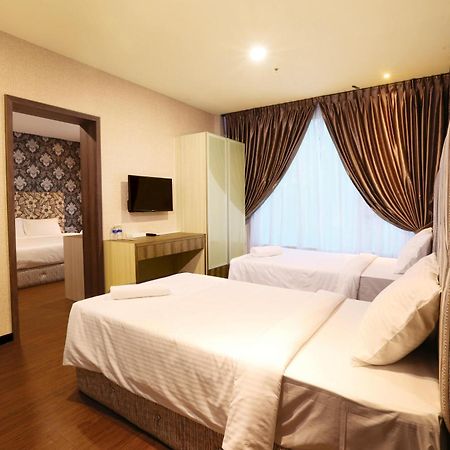 7 Heaven Boutique Hotel Pasir Gudang Exterior photo