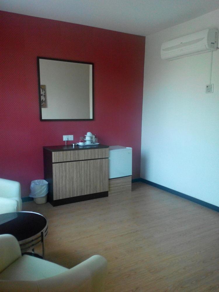 7 Heaven Boutique Hotel Pasir Gudang Exterior photo