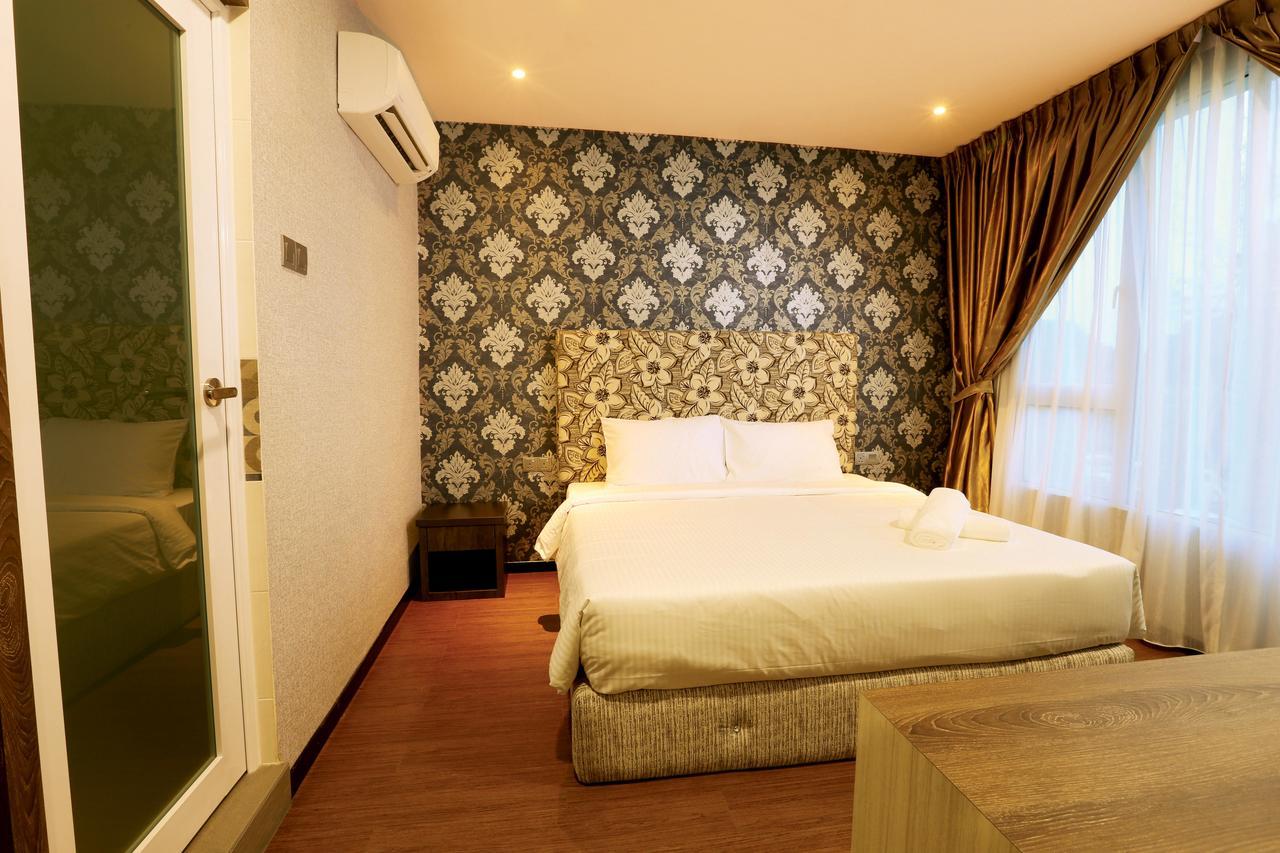 7 Heaven Boutique Hotel Pasir Gudang Exterior photo