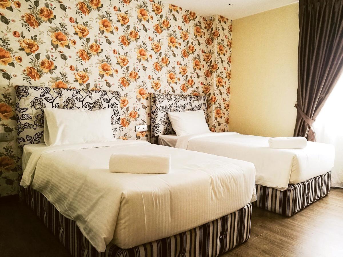 7 Heaven Boutique Hotel Pasir Gudang Exterior photo