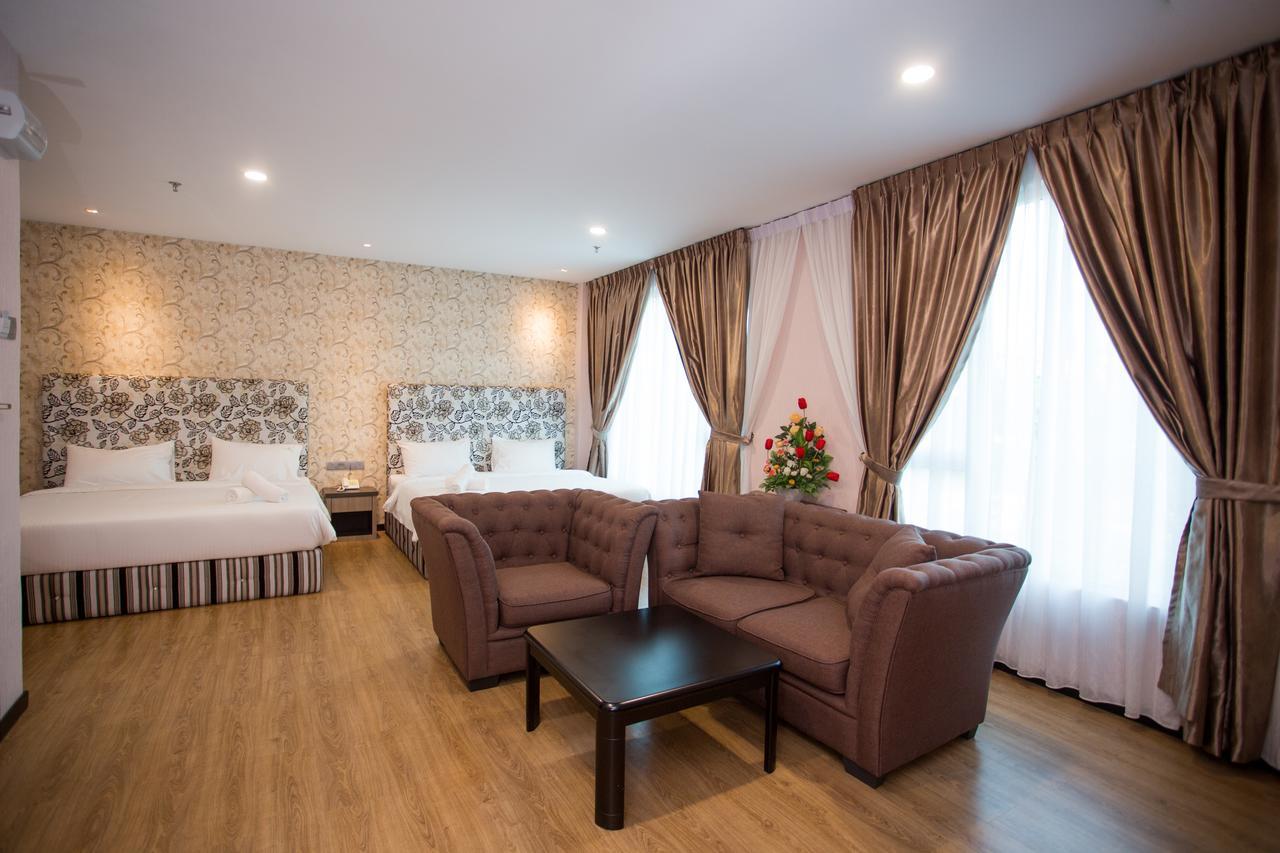 7 Heaven Boutique Hotel Pasir Gudang Exterior photo