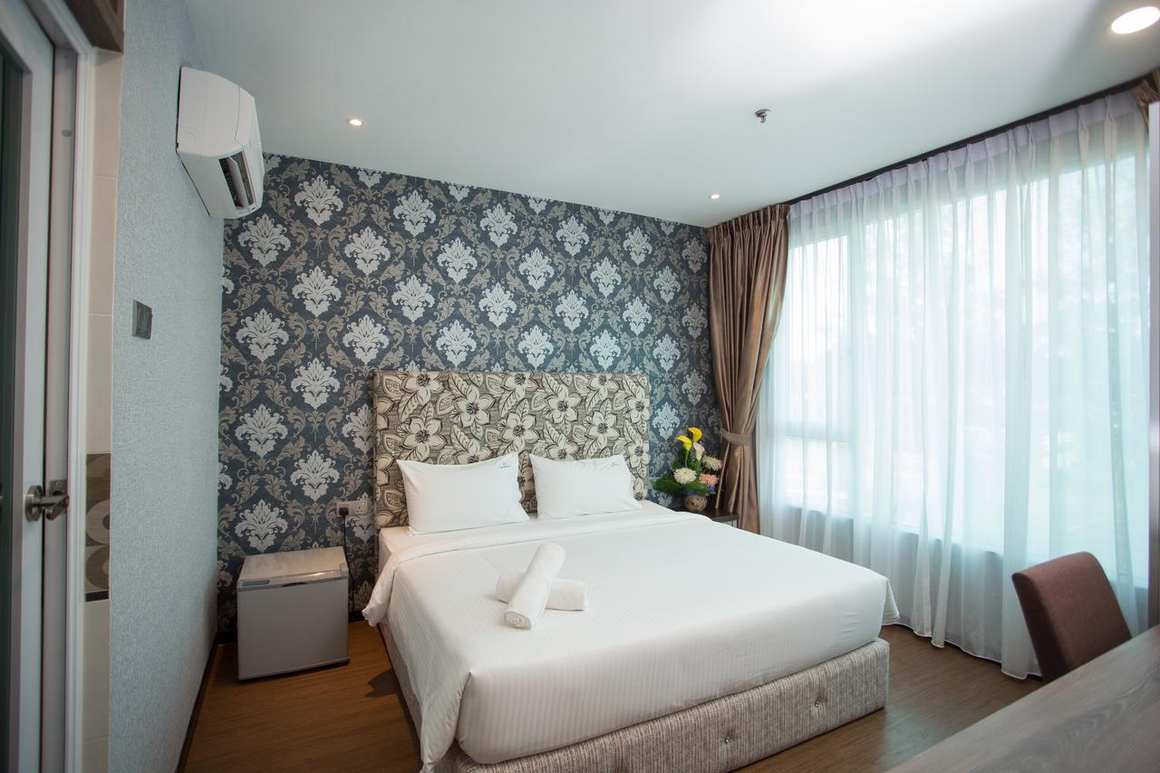 7 Heaven Boutique Hotel Pasir Gudang Exterior photo