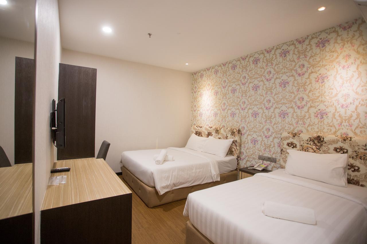 7 Heaven Boutique Hotel Pasir Gudang Exterior photo